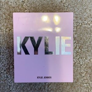 Kylie Cosmetics “Toasty” Bronzer